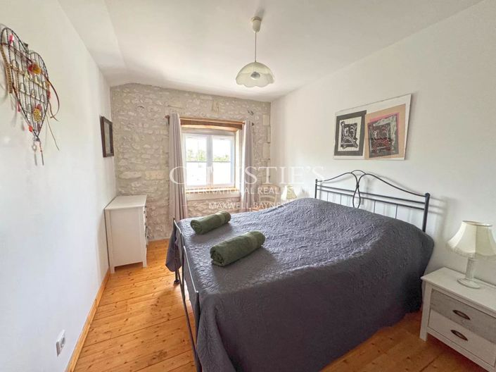 Image No.12-21 Bed House for sale