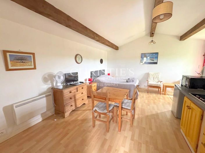 Image No.15-21 Bed House for sale