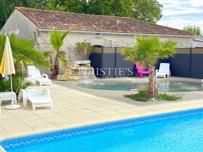 Image No.18-21 Bed House for sale