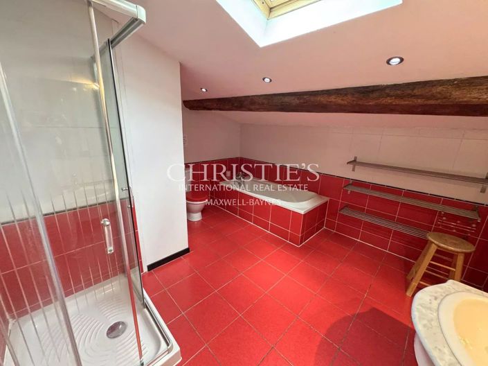 Image No.23-21 Bed House for sale