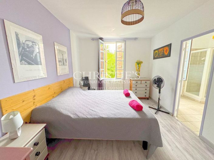 Image No.25-21 Bed House for sale