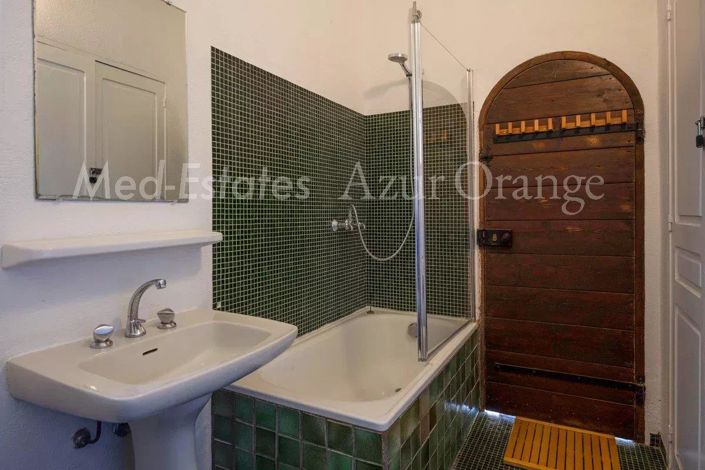 Image No.12-4 Bed House for sale