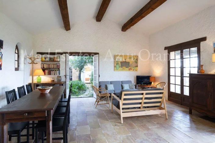 Image No.8-4 Bed House for sale