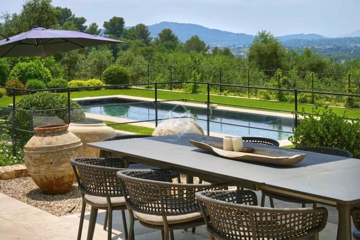 Image No.2-5 Bed House for sale