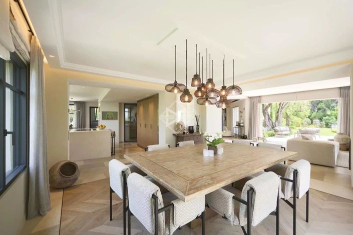 Image No.9-5 Bed House for sale