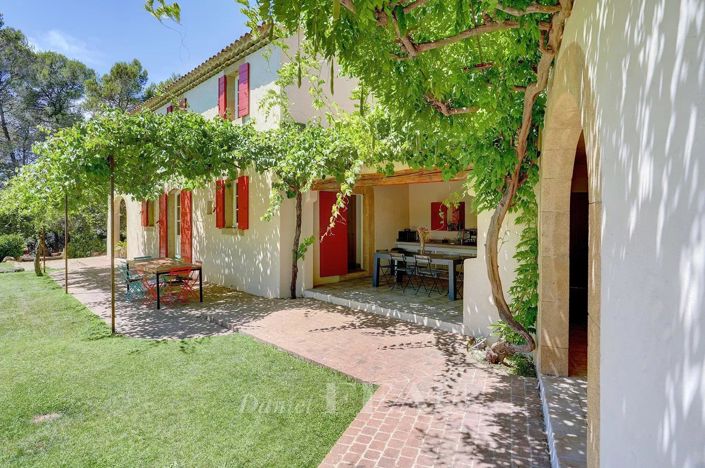 Image No.2-5 Bed House for sale