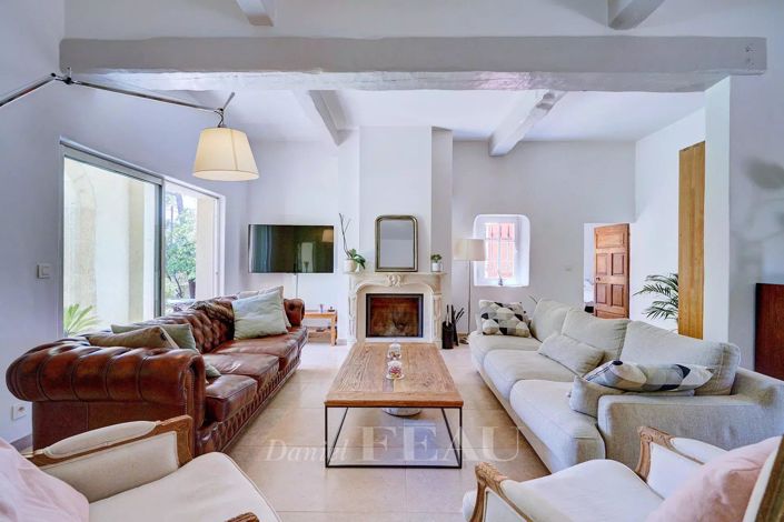 Image No.6-5 Bed House for sale