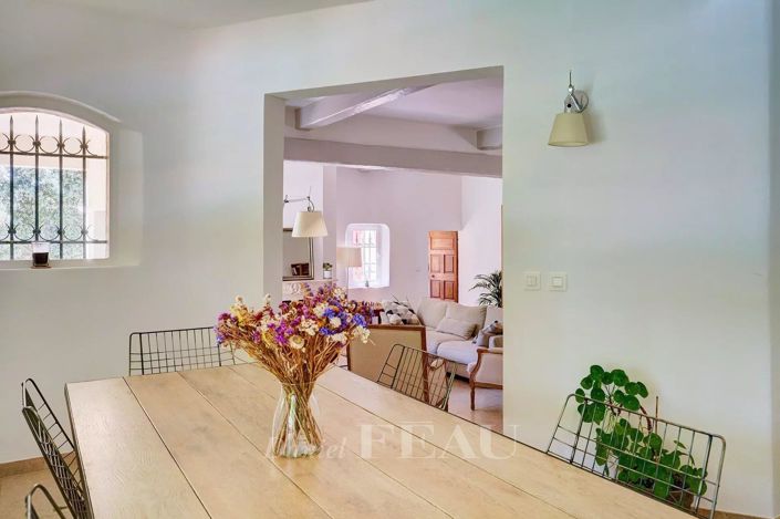 Image No.7-5 Bed House for sale