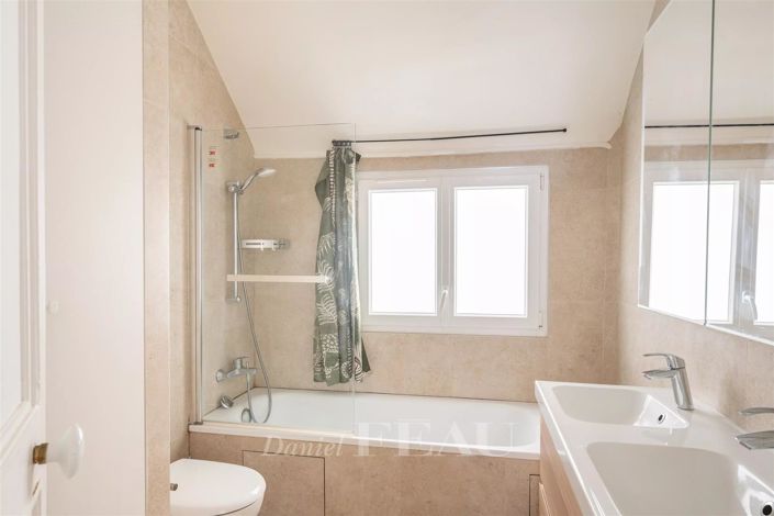 Image No.24-4 Bed Apartment for sale