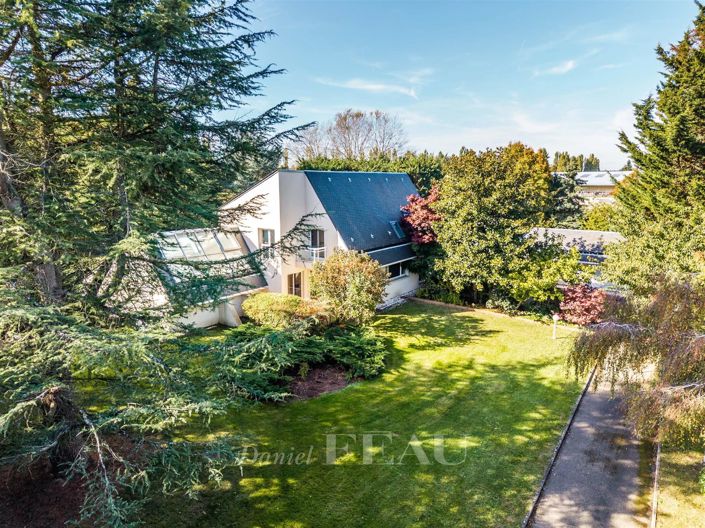 Image No.3-6 Bed House for sale