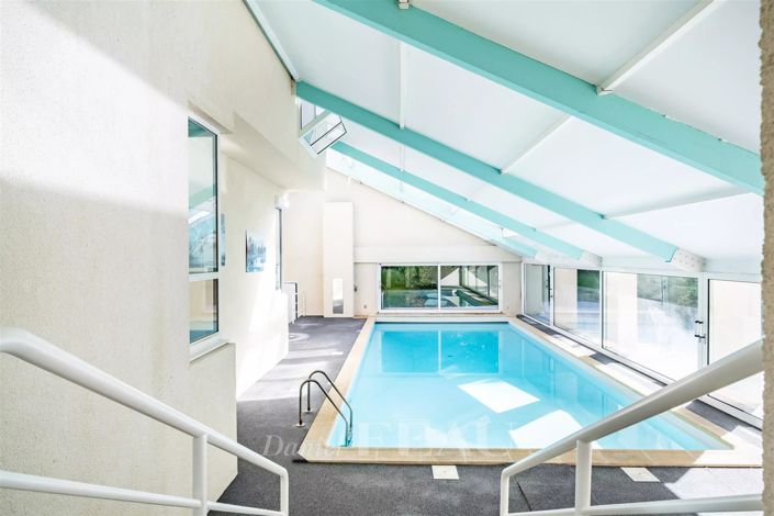 Image No.5-6 Bed House for sale