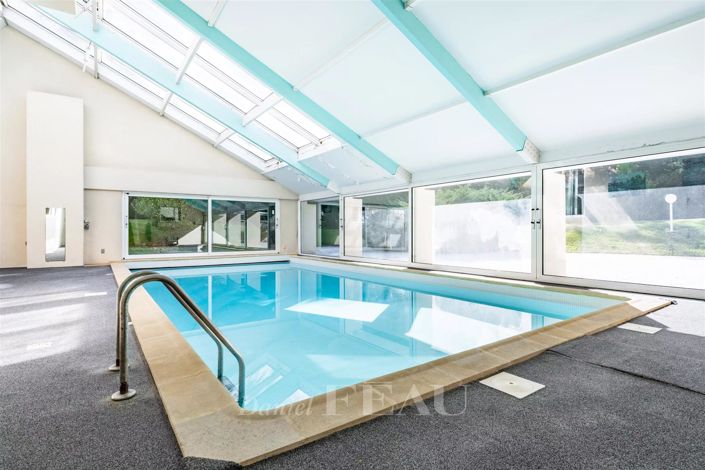 Image No.6-6 Bed House for sale