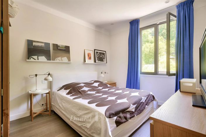 Image No.10-5 Bed House for sale