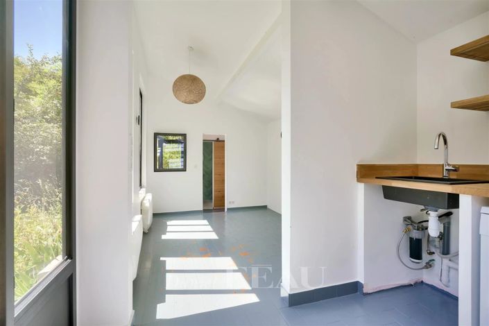 Image No.12-5 Bed House for sale