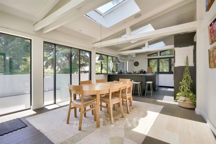 Image No.2-5 Bed House for sale