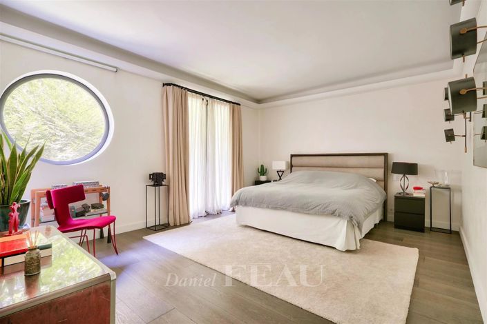 Image No.4-5 Bed House for sale