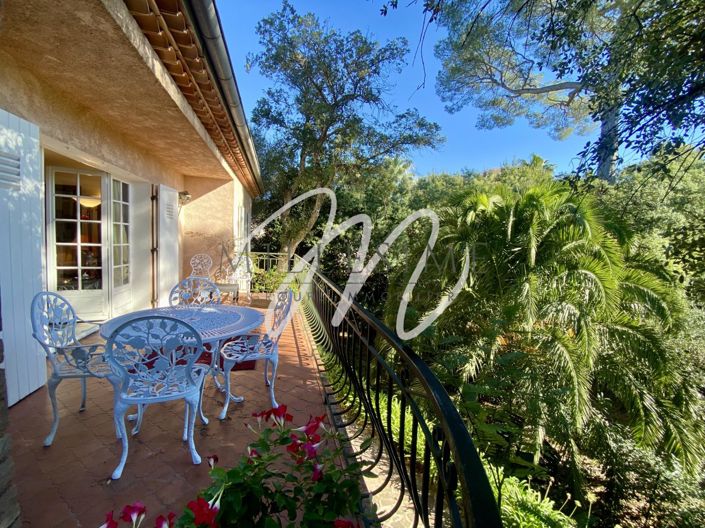 Image No.2-4 Bed House for sale