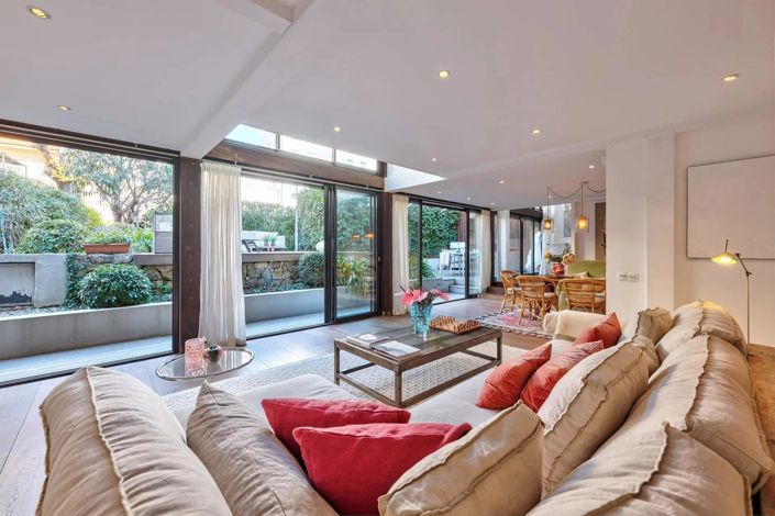 Image No.6-4 Bed House for sale