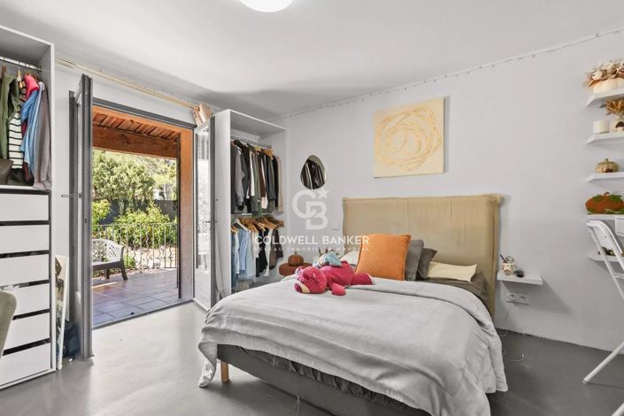 Image No.11-5 Bed House for sale