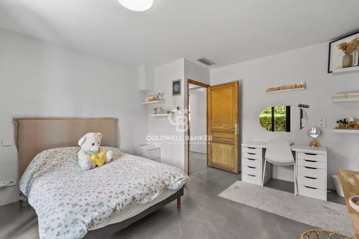 Image No.14-5 Bed House for sale