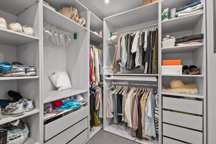 Image No.16-5 Bed House for sale