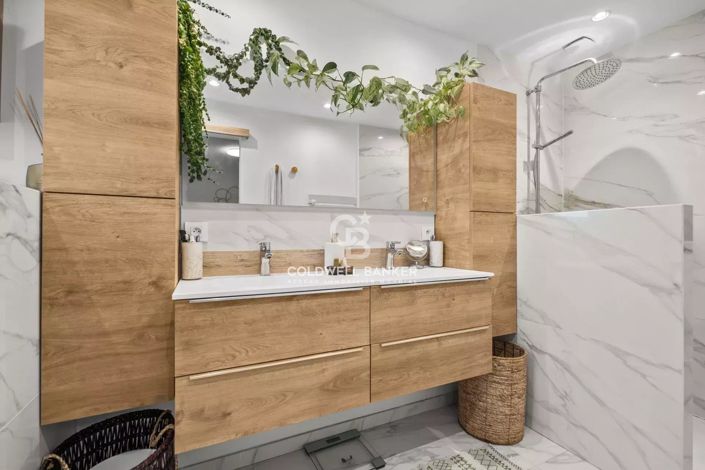 Image No.23-5 Bed House for sale