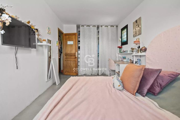 Image No.26-5 Bed House for sale