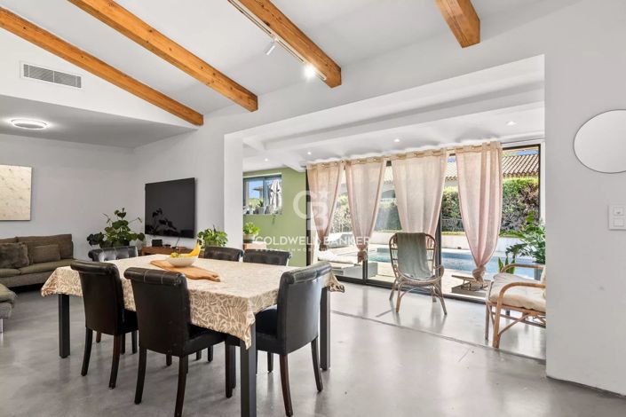 Image No.3-5 Bed House for sale