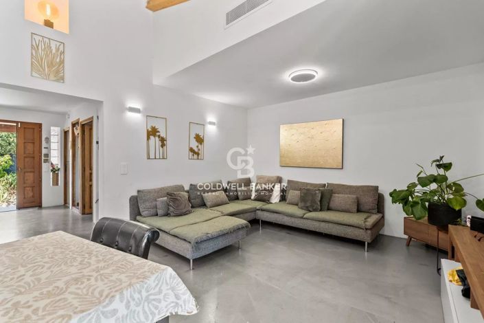 Image No.4-5 Bed House for sale