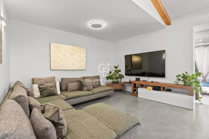 Image No.5-5 Bed House for sale