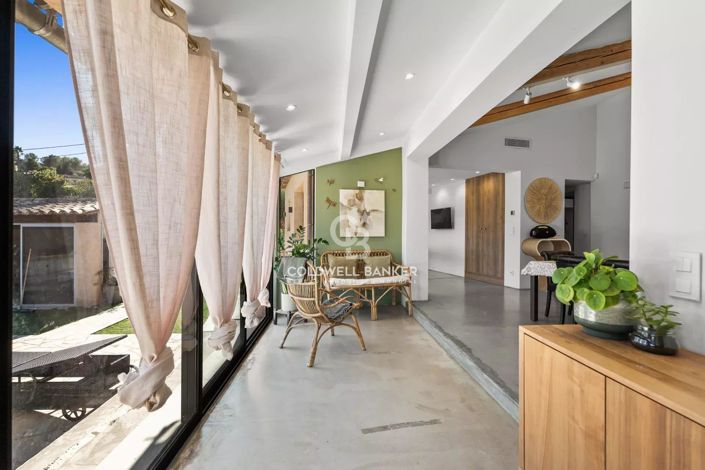 Image No.9-5 Bed House for sale