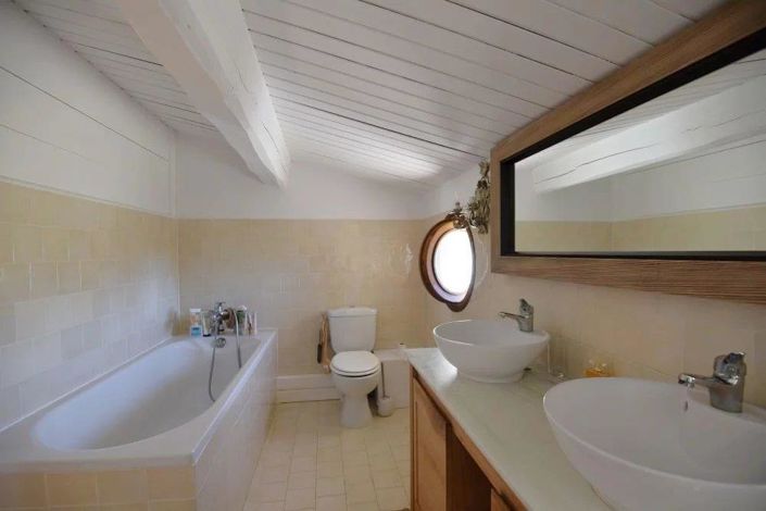 Image No.11-11 Bed House for sale