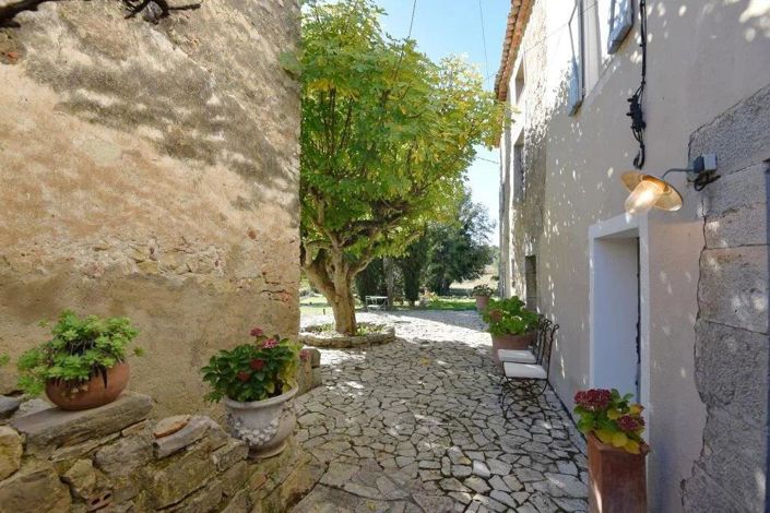 Image No.13-11 Bed House for sale