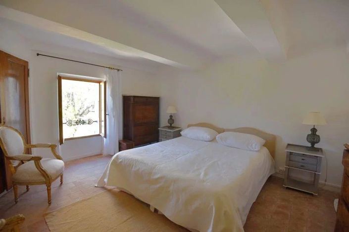 Image No.5-11 Bed House for sale