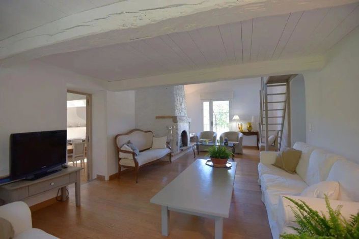 Image No.7-11 Bed House for sale