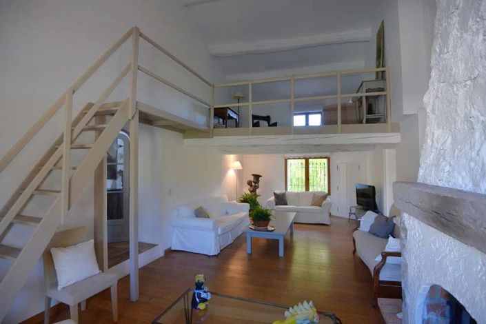 Image No.8-11 Bed House for sale