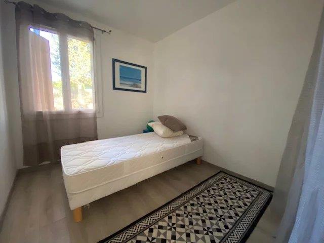 Image No.10-3 Bed House for sale