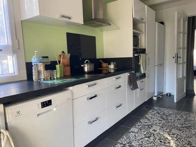 Image No.8-3 Bed House for sale