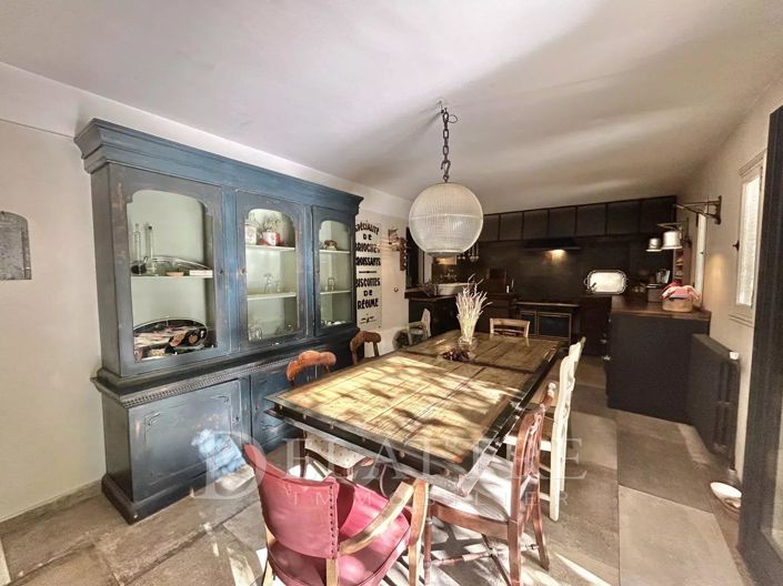 Image No.10-6 Bed House for sale