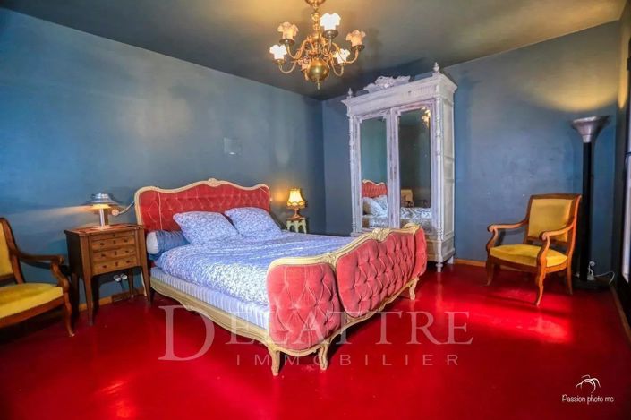 Image No.20-6 Bed House for sale