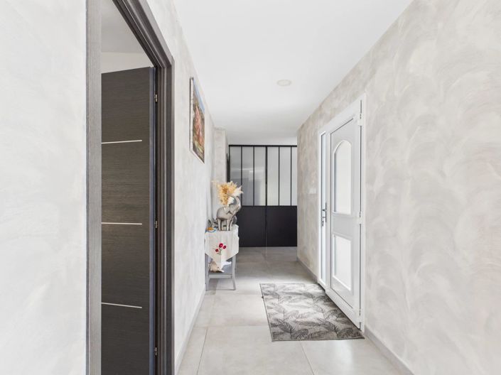 Image No.9-3 Bed House for sale