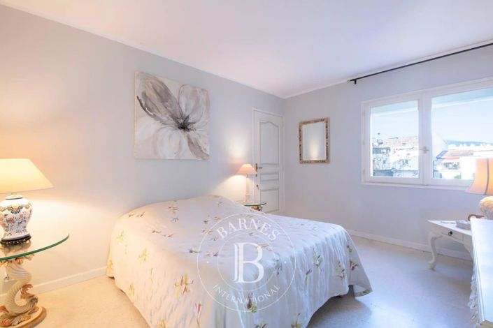 Image No.8-3 Bed Apartment for sale