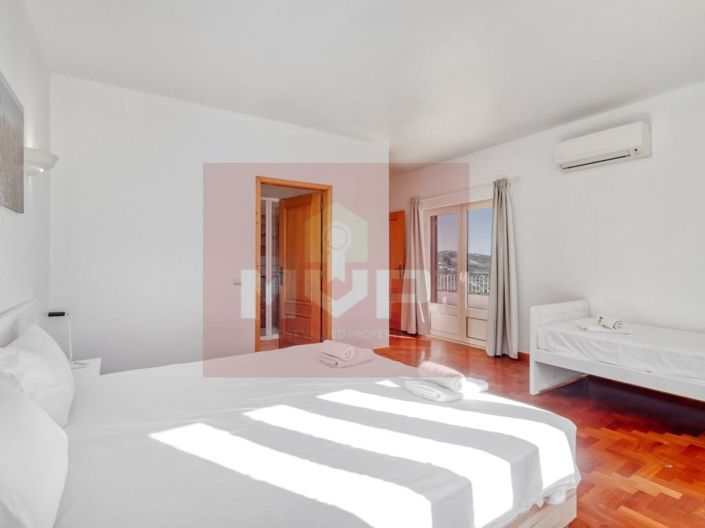 Image No.12-3 Bed House for sale