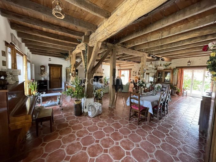 Image No.2-4 Bed House for sale