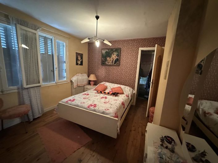 Image No.6-House for sale