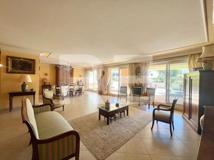 Image No.1-4 Bed Apartment for sale