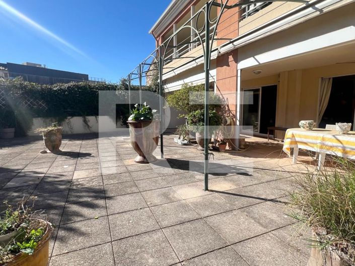 Image No.4-4 Bed Apartment for sale