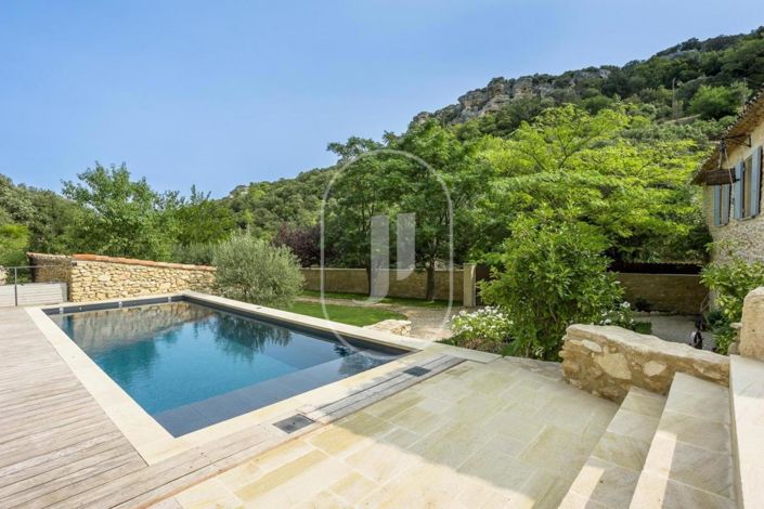 Image No.1-6 Bed House for sale