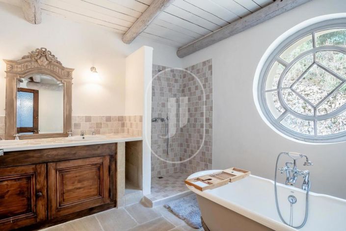 Image No.12-6 Bed House for sale