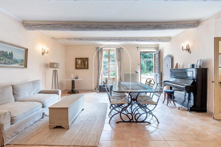 Image No.4-6 Bed House for sale